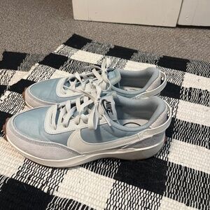Nike Tennis Shoes